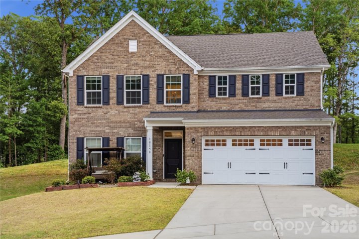 10158 Paper Birch Drive active home in Holcomb Woods, Charlotte, NC