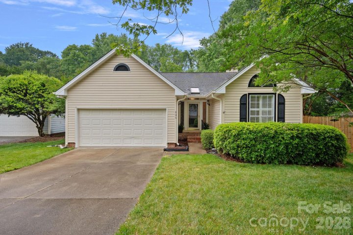 806 Water Wheel Court sold home in Selwyn Farms, Charlotte, NC