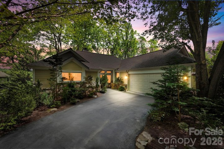8 Spring Ridge Lane active home in Champion Hills, Hendersonville, NC