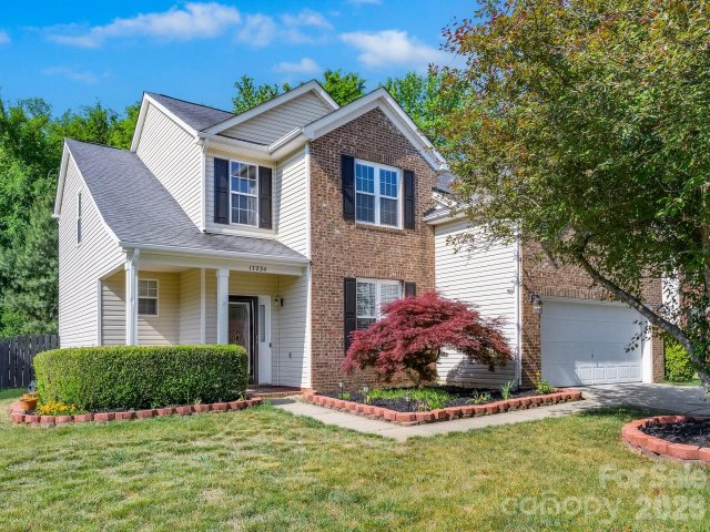 17234 Cambridge Woods Court pending home in Southampton, Charlotte, NC