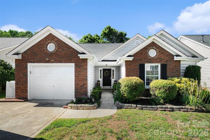 526 Carlisle Drive pending home in Brandon Oaks, Indian Trail, NC