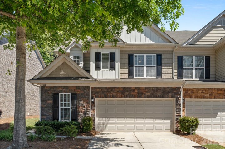 3120 Park South Station Boulevard pending home in Park South Station, Charlotte, NC