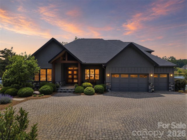 984 Mapleton Lane active home in Derbyshire, Columbus, NC