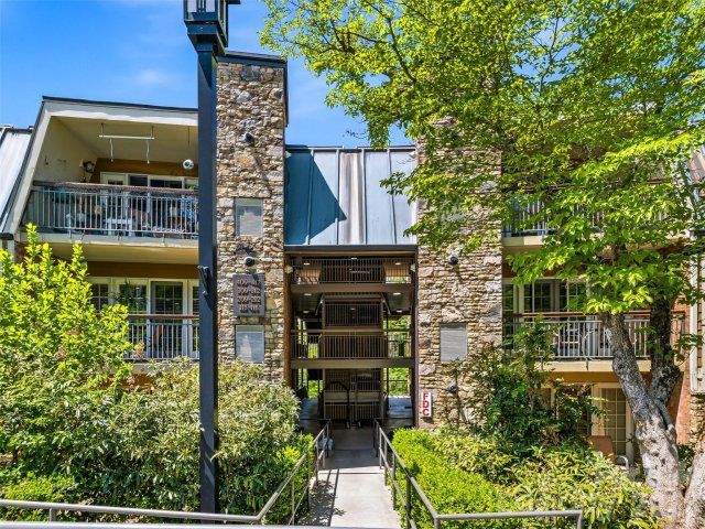 210 Bowling Park Road active home in Residences At Biltmore, Asheville, NC
