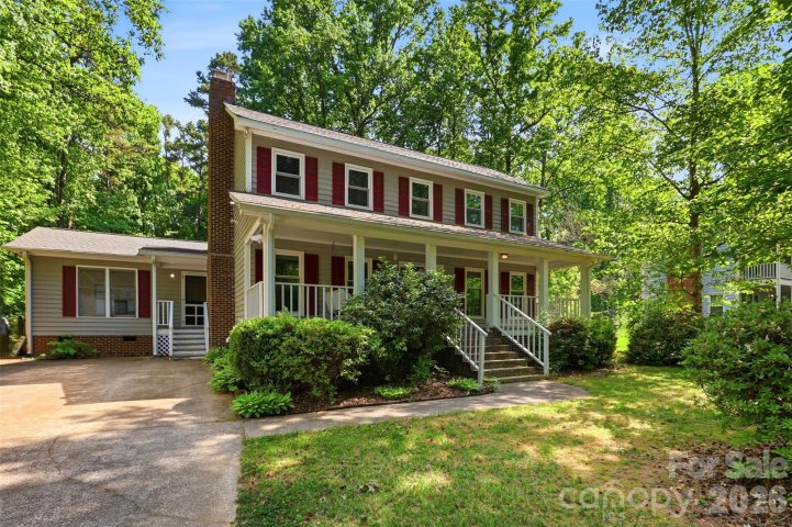 Homes in Country Woods, Mint Hill