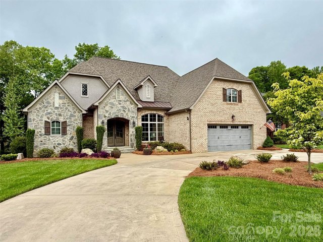 Homes in Cramer Mountain, Cramerton