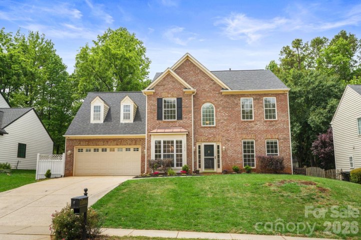 15816 Gathering Oaks Drive active home in Birkdale, Huntersville, NC