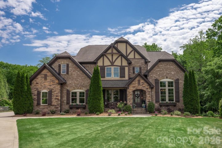 9004 Sunday Silence Drive pending home in Providence Downs, Waxhaw, NC