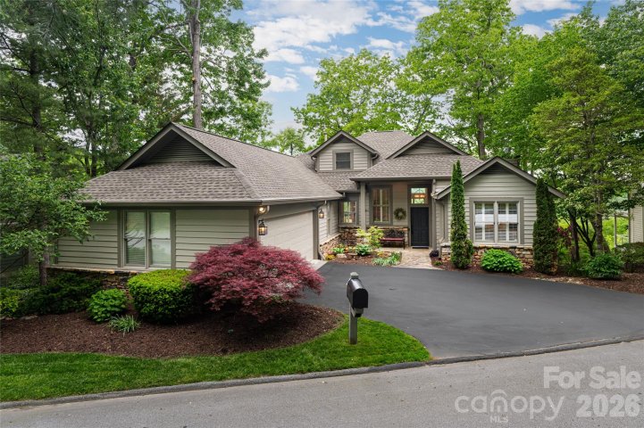 12 Spring Ridge Lane pending home in Champion Hills, Hendersonville, NC
