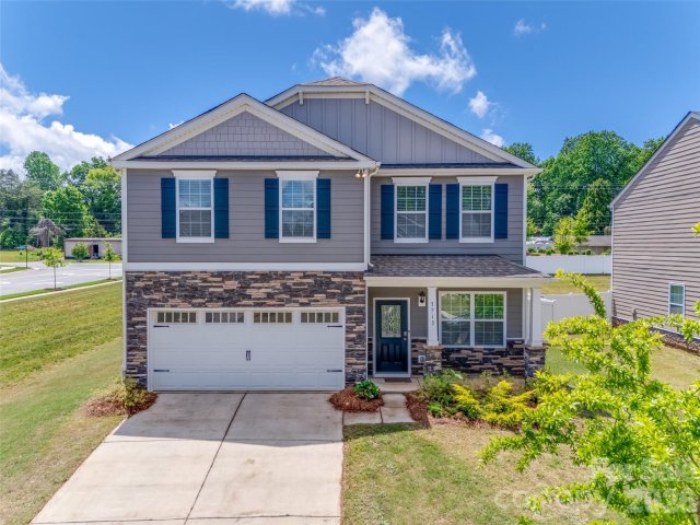 3513 Sycamore Crossing Court pending home in Azalea Ridge, Mount Holly, NC