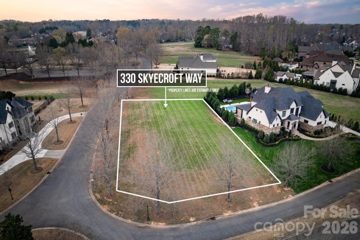 330 Skyecroft Way pending home in Skyecroft, Waxhaw, NC
