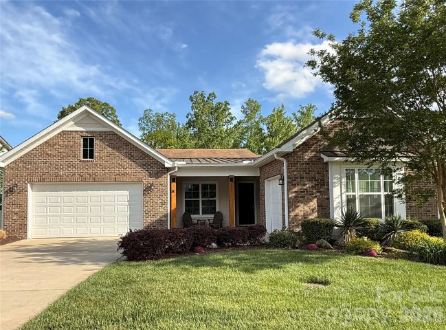 432 Granite Lake Court active home in Trilogy Lake Norman, Denver, NC