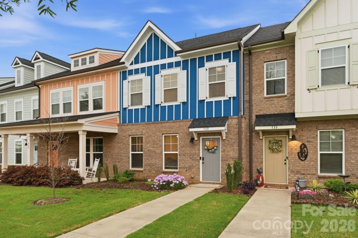 729 Veloway Drive active home in Riverwalk, Rock Hill, SC