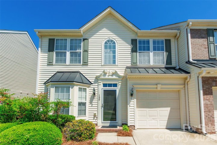 130 Autumn Falls Drive pending home in Autumn Cove At Lake Wylie, Lake Wylie, SC