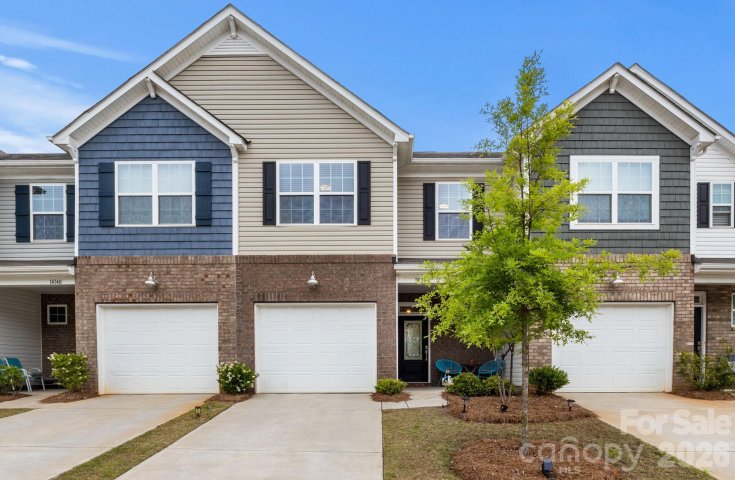14136 Castle Nook Drive active home in Chateau, Charlotte, NC