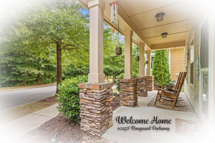 10258 Vanguard Parkway pending home in Vermillion, Huntersville, NC