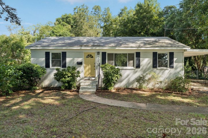 5423 Lantana Avenue active home in Oakhurst, Charlotte, NC