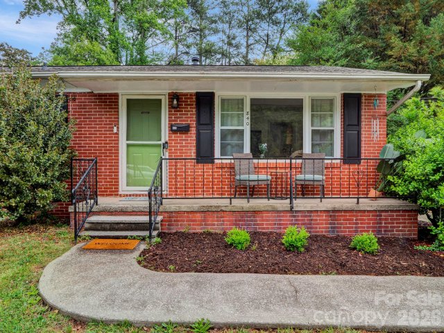 840 Jackson Street active home in York Chester, Gastonia, NC
