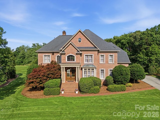 7101 Seton House Lane pending home in Piper Glen, Charlotte, NC