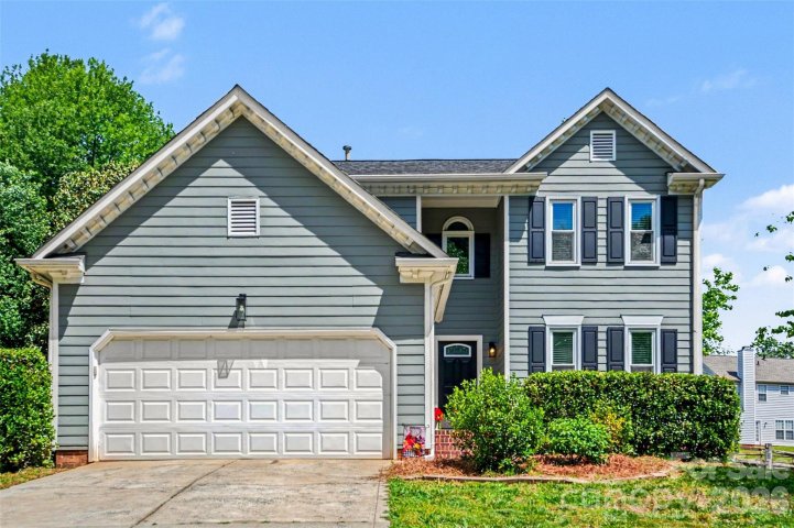 9900 Davis Lake Parkway pending home in Davis Lake, Charlotte, NC