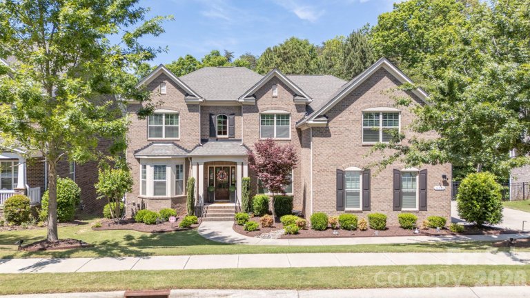 16508 Bryant Meadows Drive pending home in The Palisades, Charlotte, NC