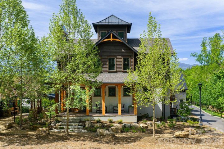 A home in Cheshire, Black Mountain