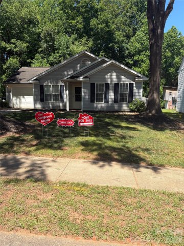 8019 Shiny Meadow Lane active home in Brawley Farms, Charlotte, NC