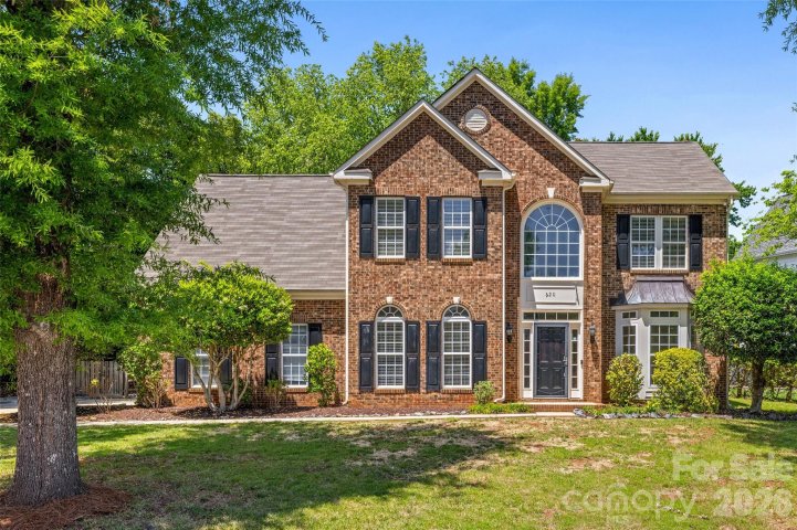 620 E Cheval Drive pending home in Knightsbridge, Fort Mill, SC