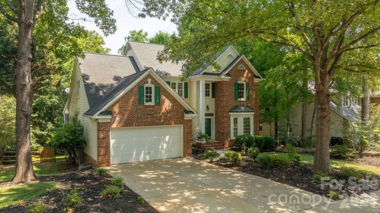 5217 Fairvista Drive active home in Highland Creek, Charlotte, NC