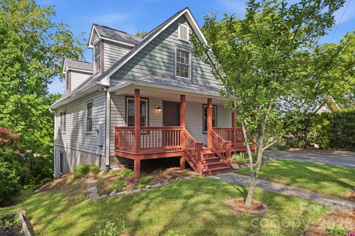 48 Mardell Circle pending home in West Asheville, Asheville, NC