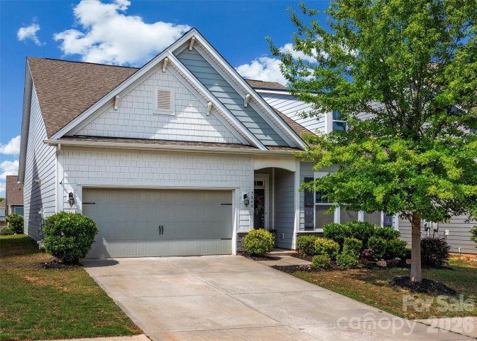 7040 Chrysanthemum Road active home in Walnut Creek, Lancaster, SC