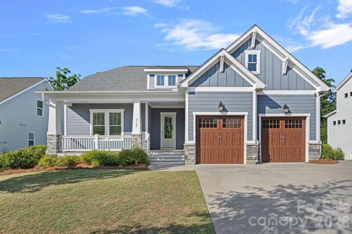 6132 Sandy Point Lane pending home in McLean Overlake, Belmont, NC