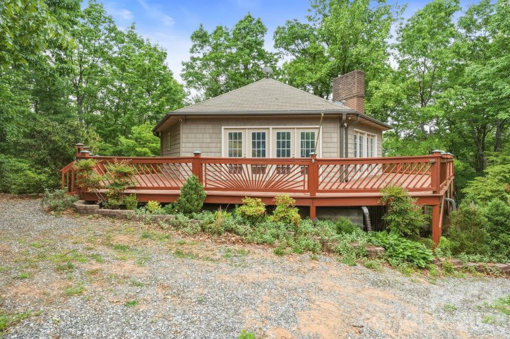 A home in Pine Mountain Lakes, Connelly Springs