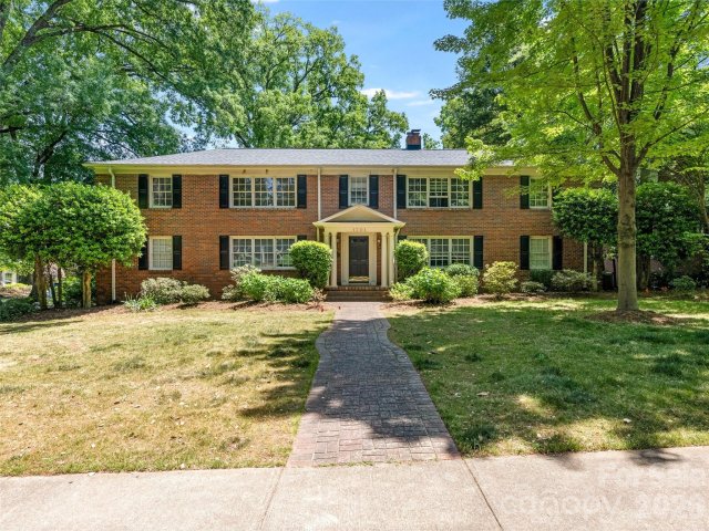 1701 Dilworth Road pending home in Dilworth, Charlotte, NC