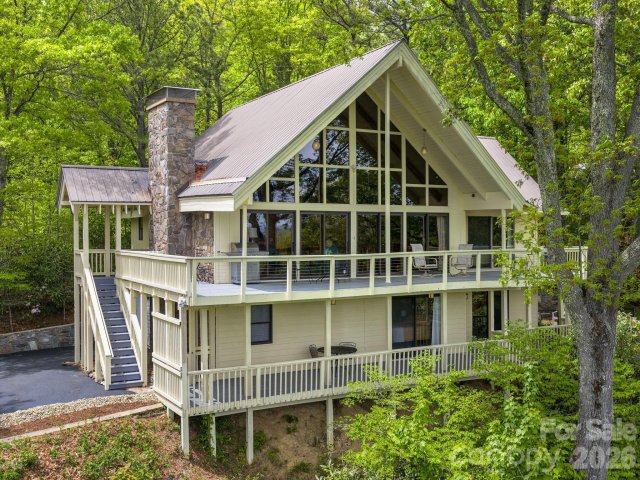 744 Laurel Ridge Road pending home in Maggie Valley Country Club Est, Maggie Valley, NC
