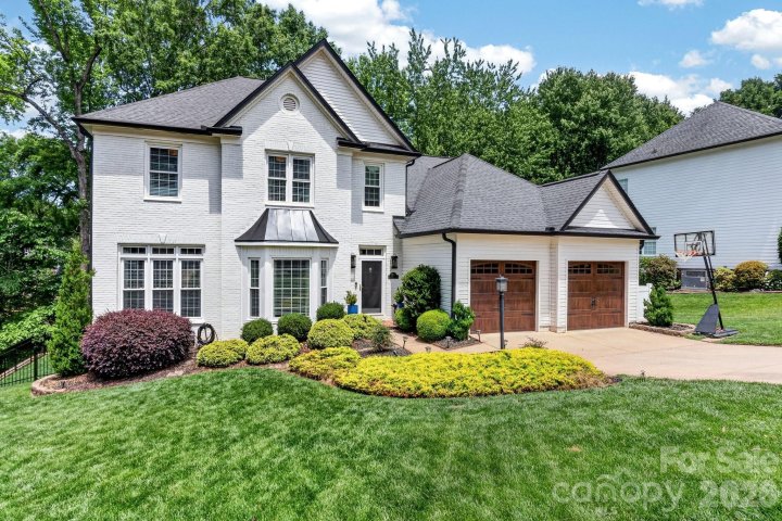 2707 Cotton Planter Lane pending home in Providence Plantation, Charlotte, NC