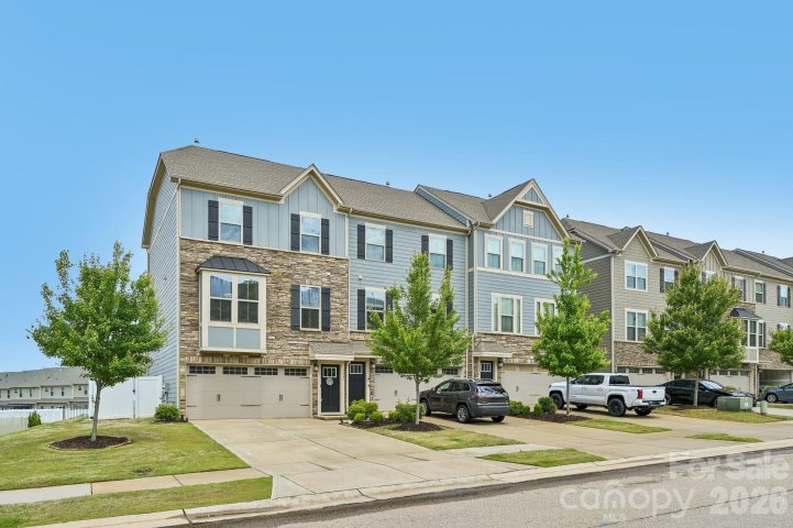 108 Helm Lane pending home in Waterfront At Langtree, Mooresville, NC