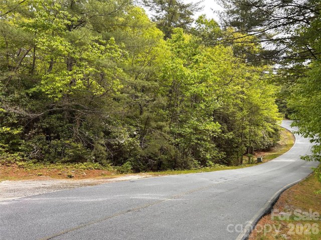 1054 Hawk Mountain Road active home in Lake Toxaway Estates, Lake Toxaway, NC
