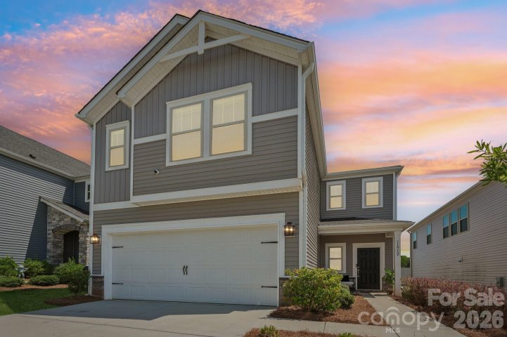 11912 Red Leaf Drive pending home in Larkhaven Hills, Charlotte, NC