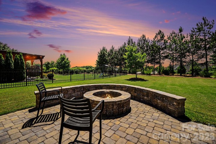 3100 Winged Teal Court pending home in McLean Overlake, Belmont, NC