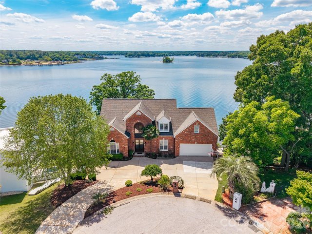 7110 Anchorage Lane active home in Anchorage, Fort Mill, SC