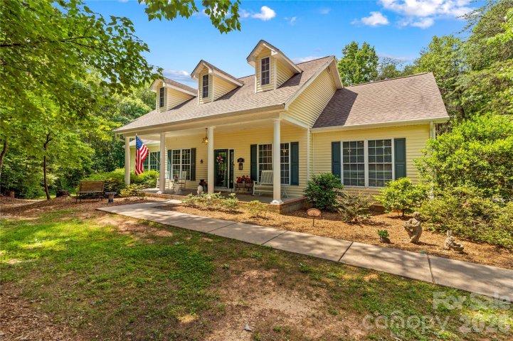 1629 Parkside Drive pending home in Long Bay, Catawba, NC