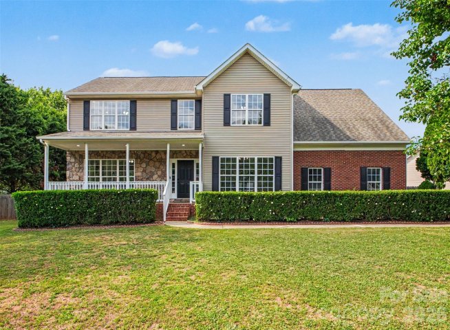 2715 Thornburg Court pending home in Hamilton Place, Monroe, NC