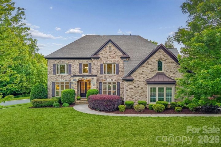 4001 Ainsdale Drive pending home in Brookhaven, Matthews, NC