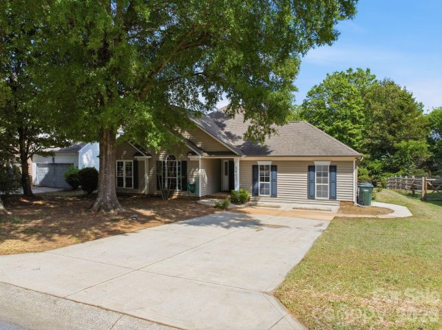 5807 Timber Falls Place sold home in Ridge Crossing, Concord, NC