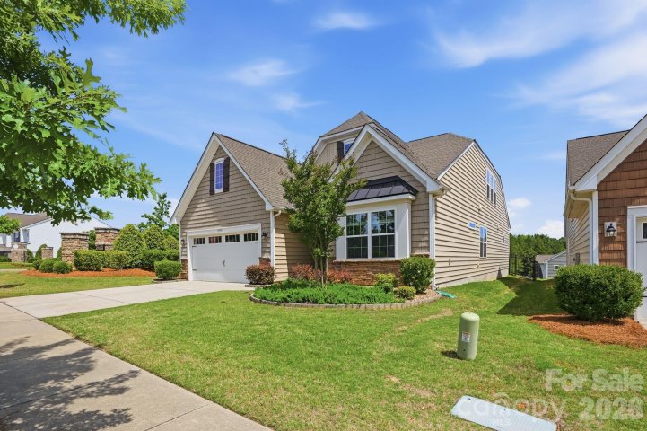 13314 Canterbury Castle Drive active home in Chateau, Charlotte, NC