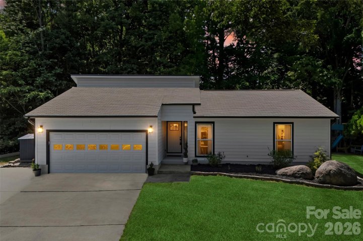 9524 Rainbow Forest Drive pending home in Raintree, Charlotte, NC