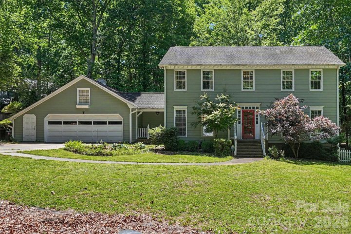 5812 Camelot Drive active home in Providence Plantation, Charlotte, NC