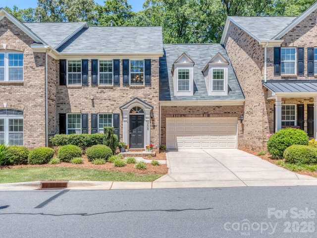 3428 Park South Station Boulevard pending home in Park South Station, Charlotte, NC