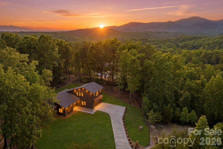 121 Deer Jump Trail active home in Vista At Bills Mountain, Lake Lure, NC